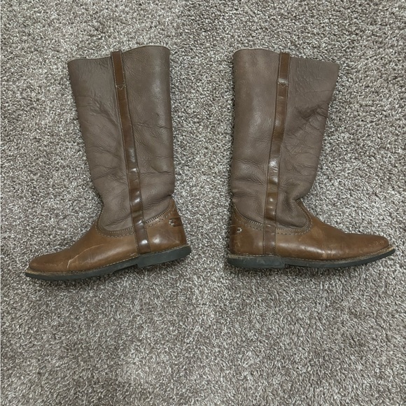 Frye Winter Boots with fuzzy inside - Picture 2 of 7